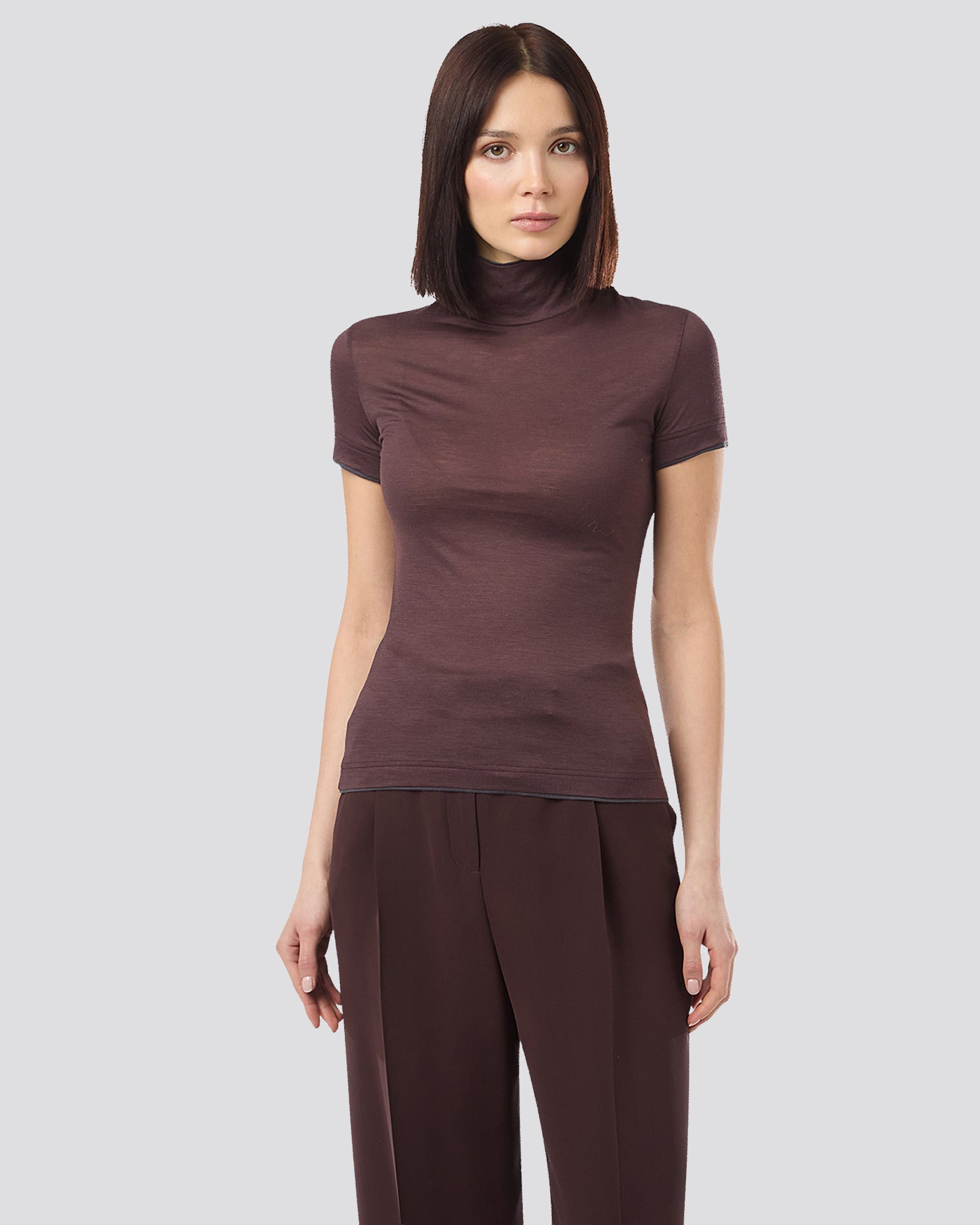 SHORT SLEEVE TURTLENECK T-SHIRT