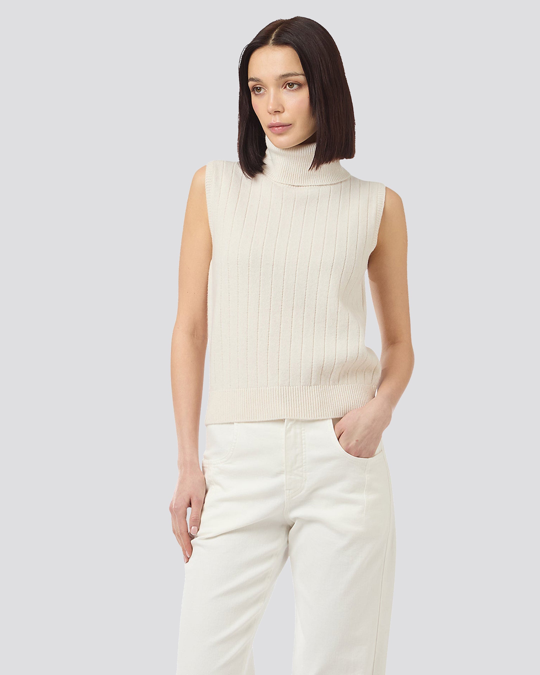 RIBBED SLEEVELESS SWEATER