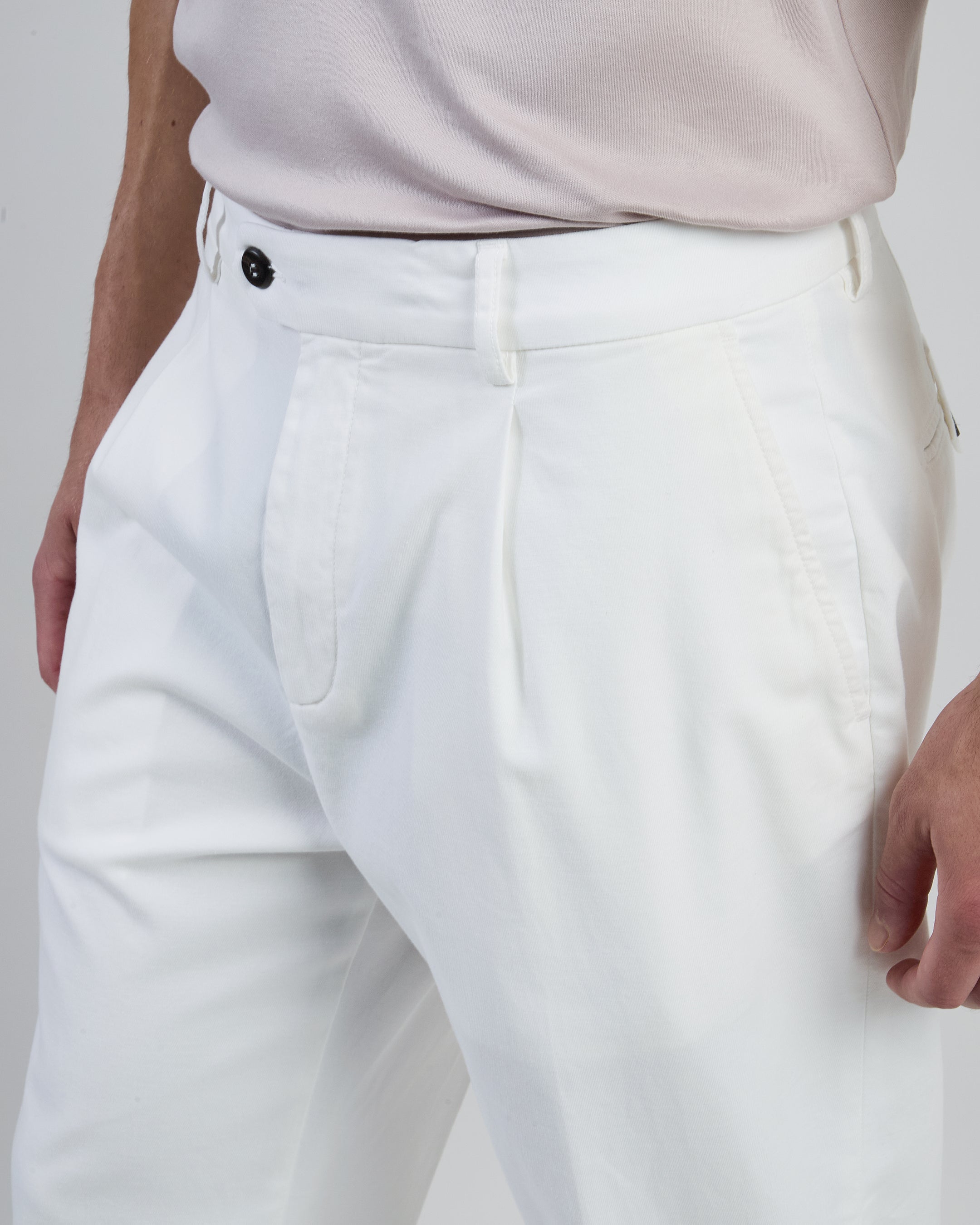 Men's Garment-Dyed Relaxed Fit Pleated Cotton Trousers