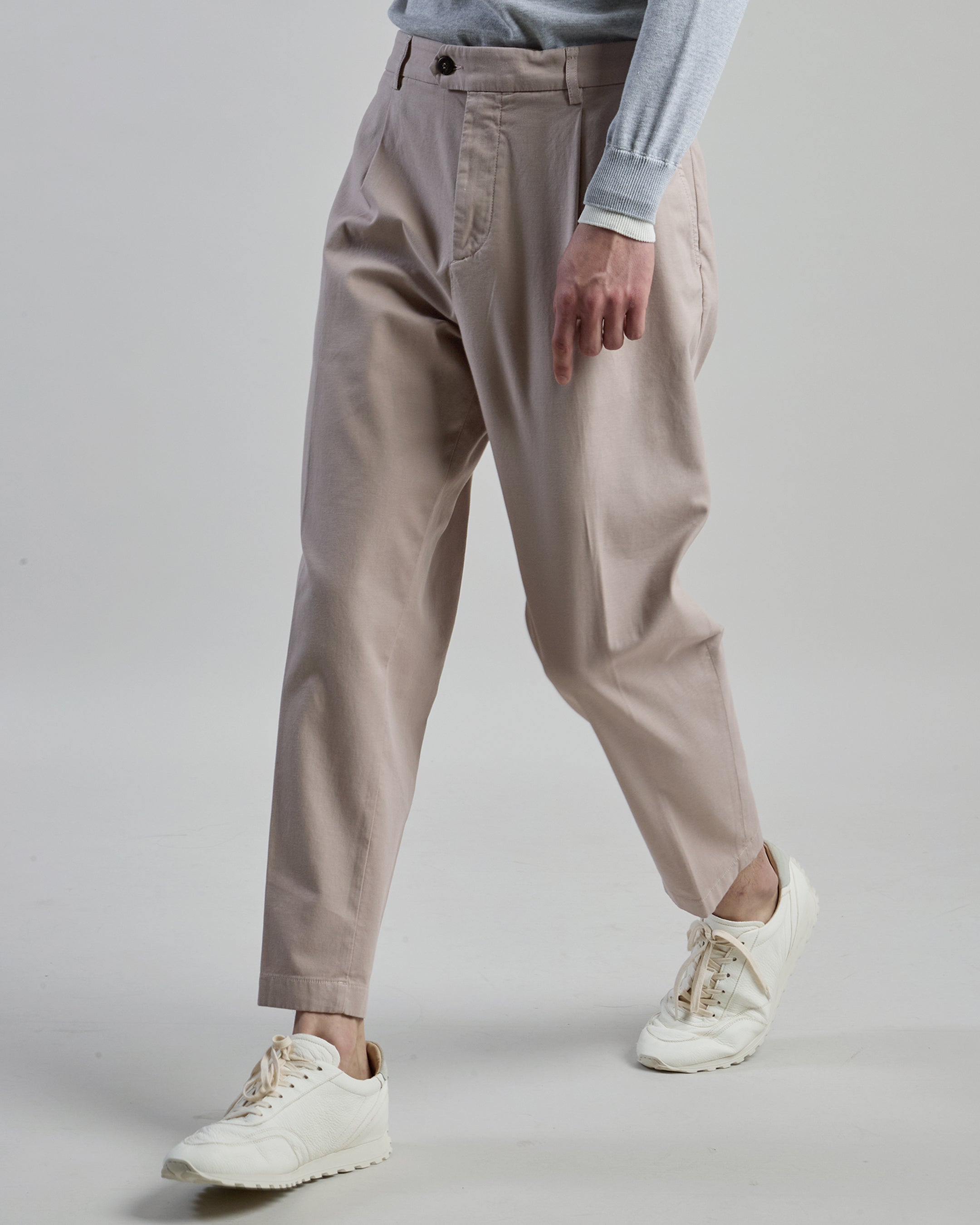 Men's Garment-Dyed Relaxed Fit Pleated Cotton Trousers