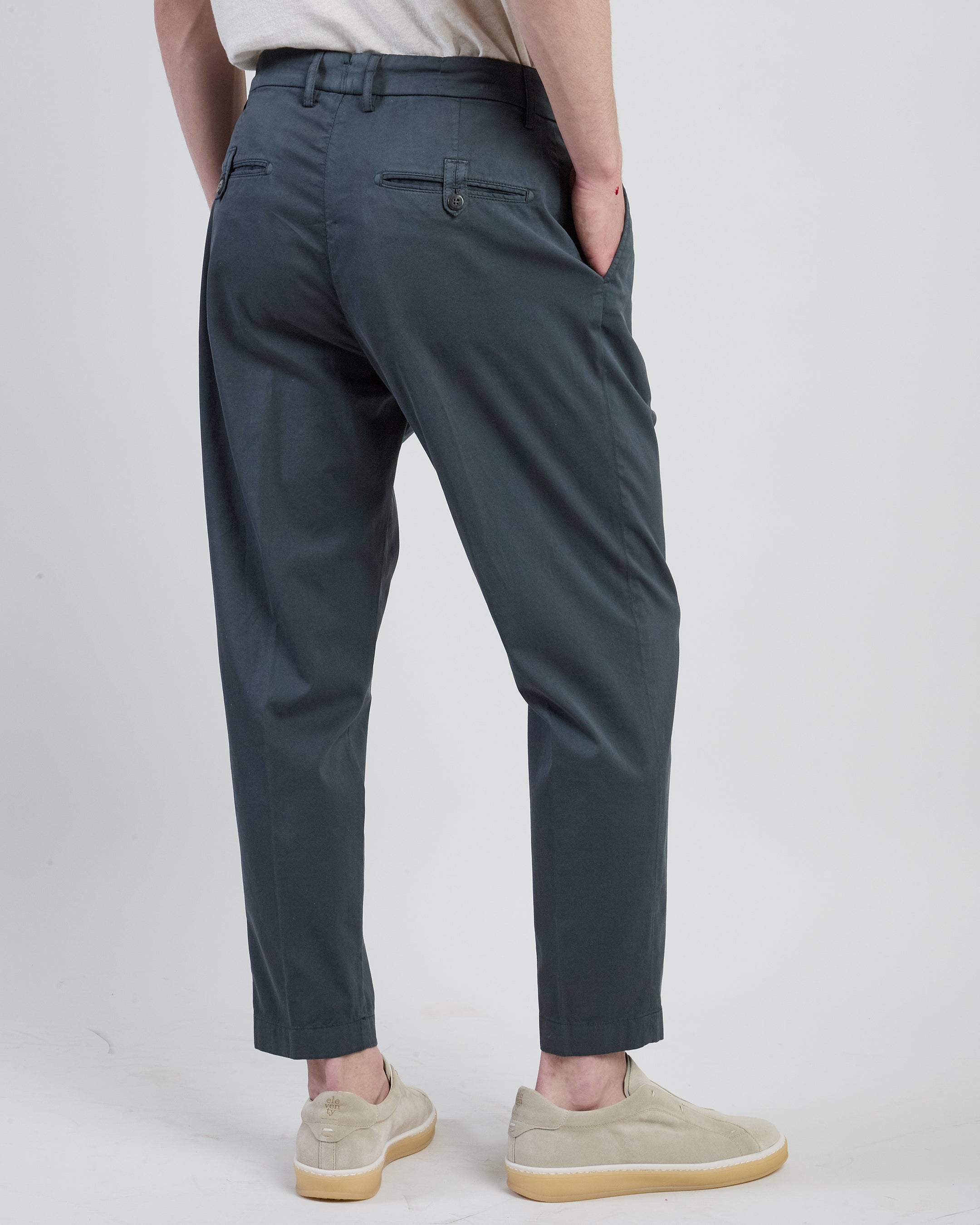 Men's Garment-Dyed Cotton Silk Pleated Trousers
