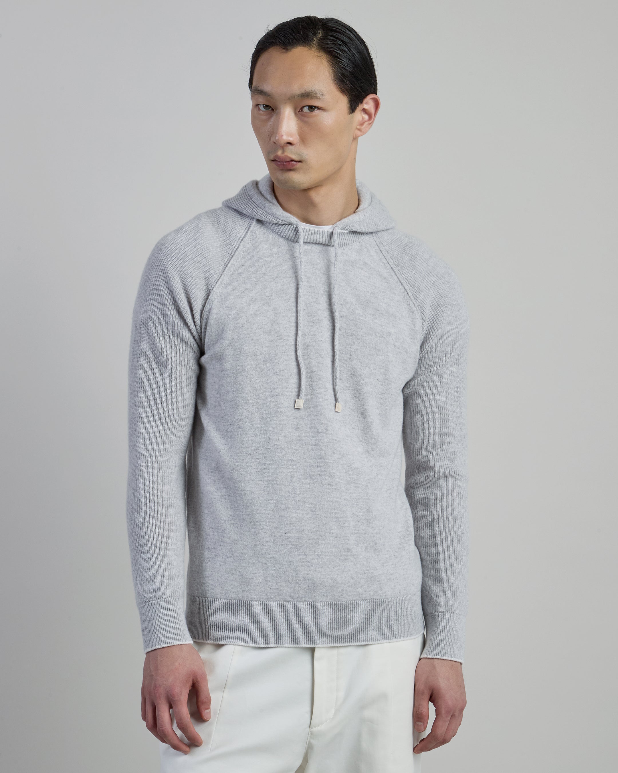 Maglia con Cappuccio in Cashmere e Costa Inglese