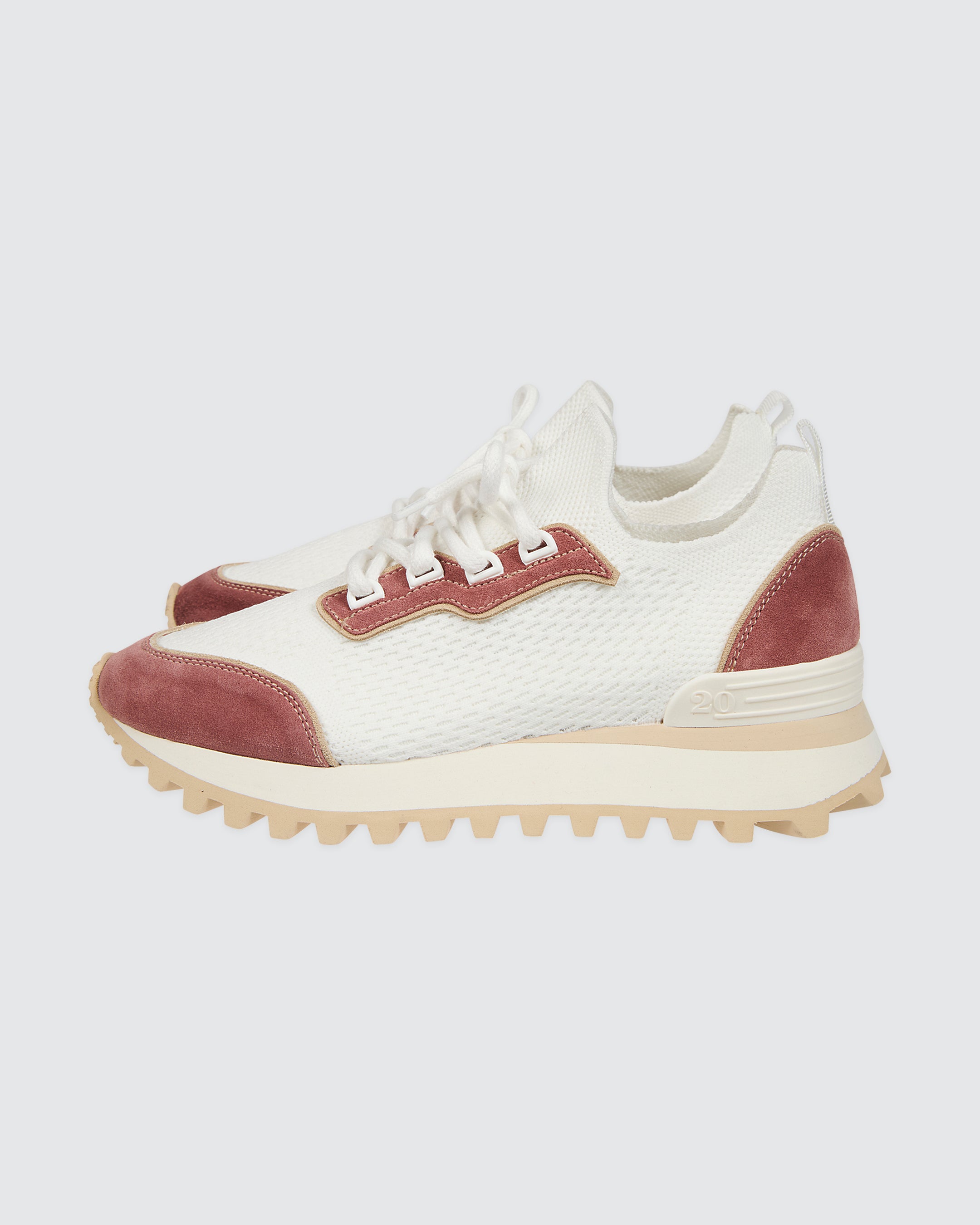 Women's mesh and leather running sneakers
