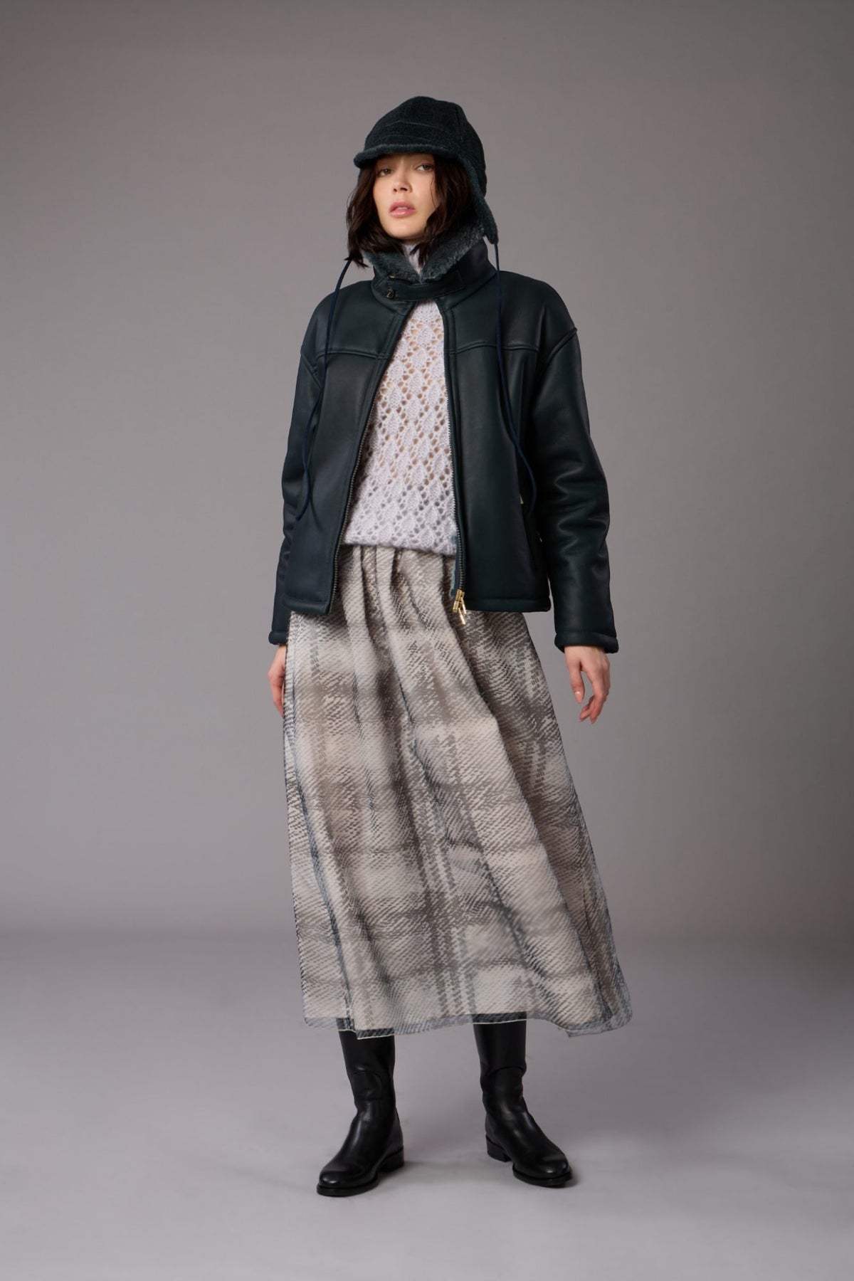 LOOK 01