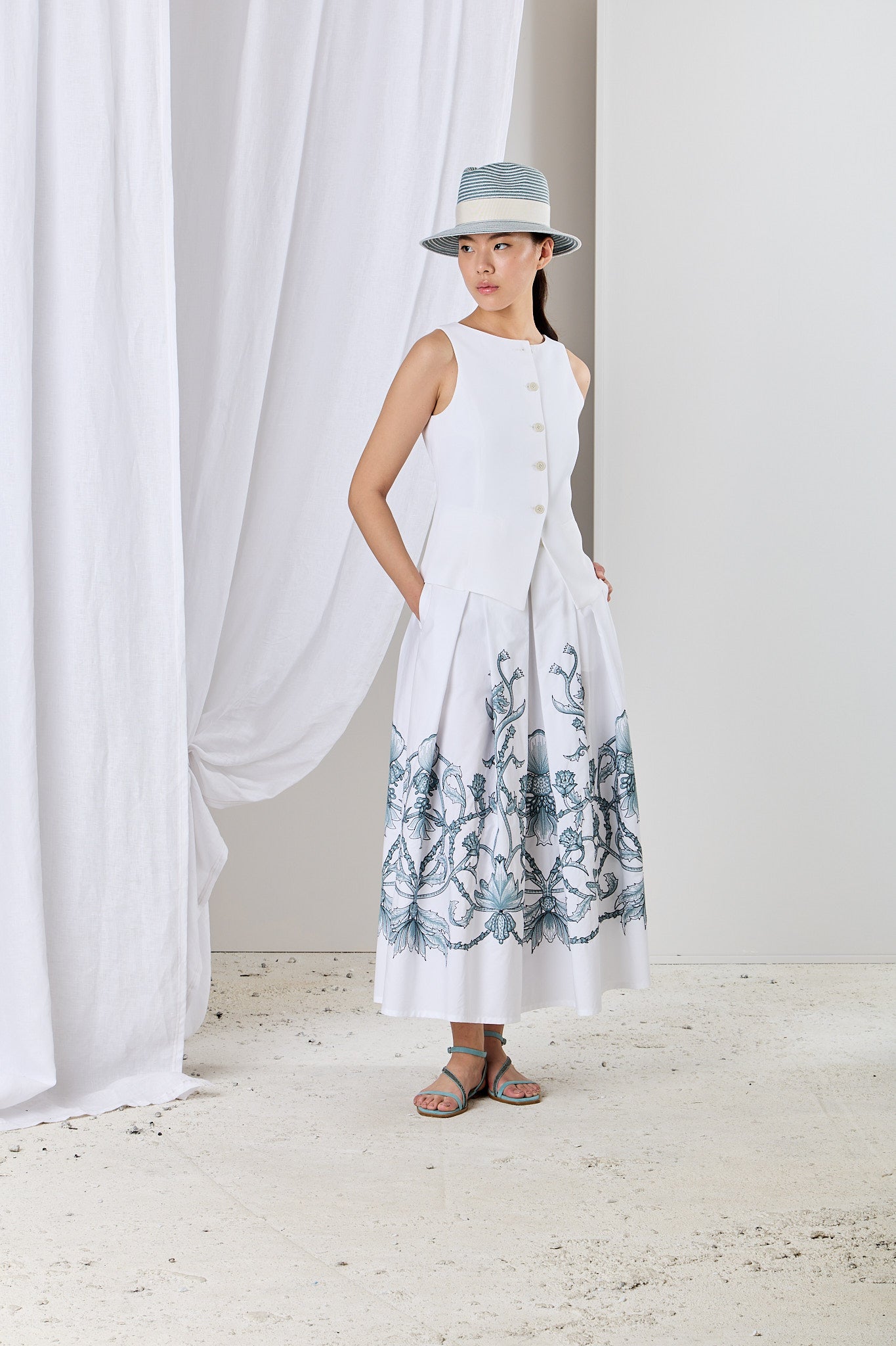 LOOK 14 WOMAN SS26