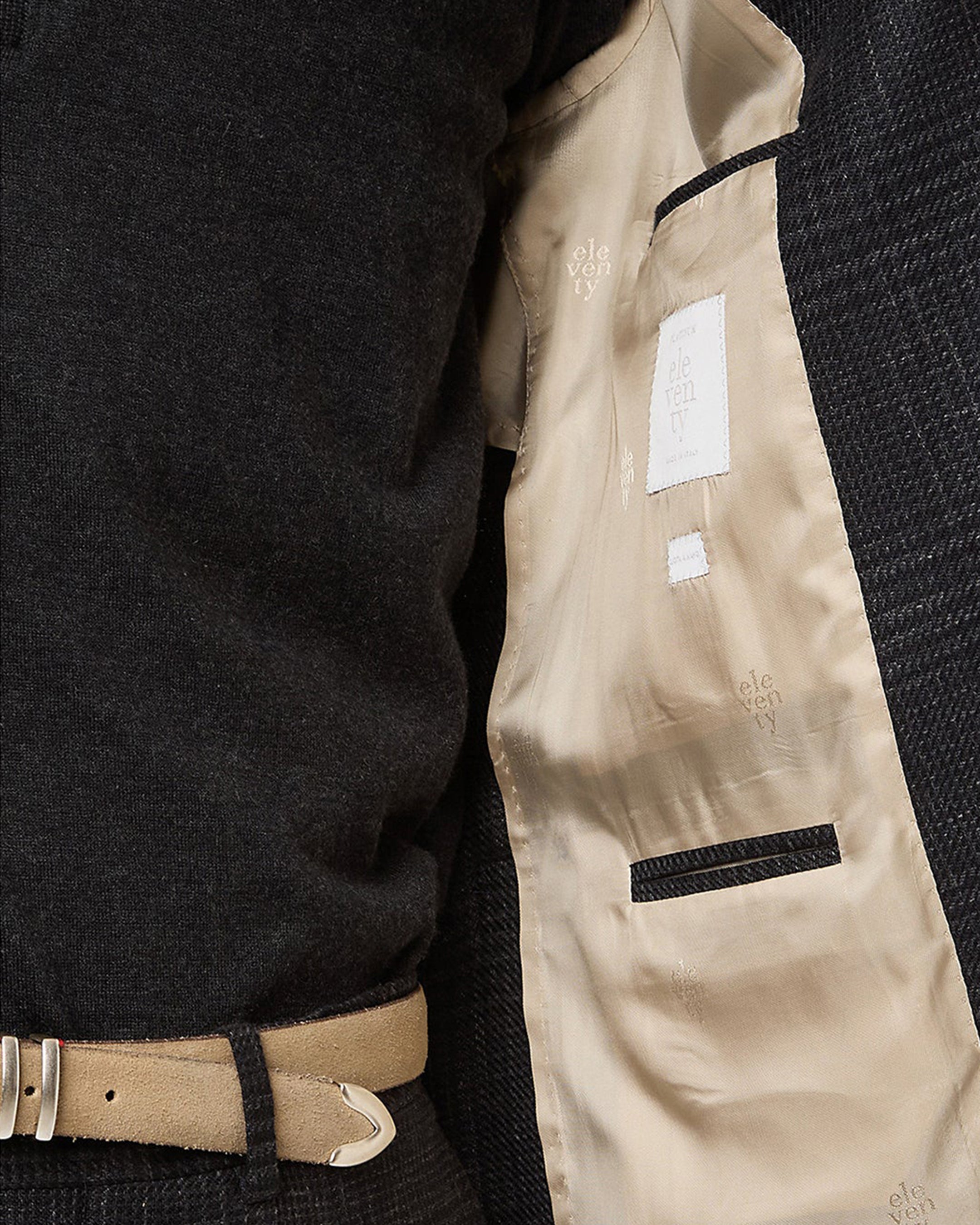 SINGLE BREASTED SUIT WITH PENCED PANTS