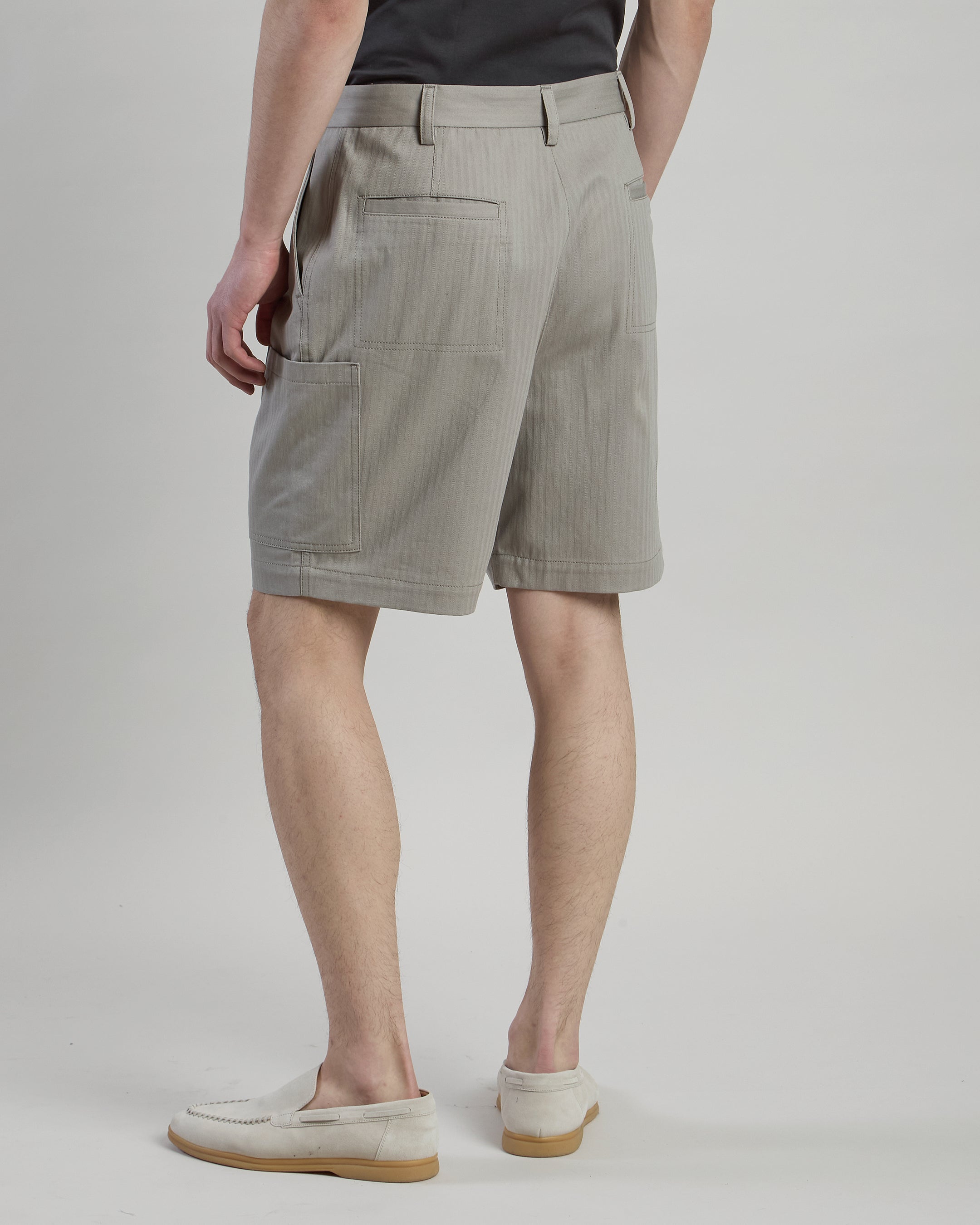 Men's Cotton Cargo Bermuda Shorts with a Relaxed Fit alternative