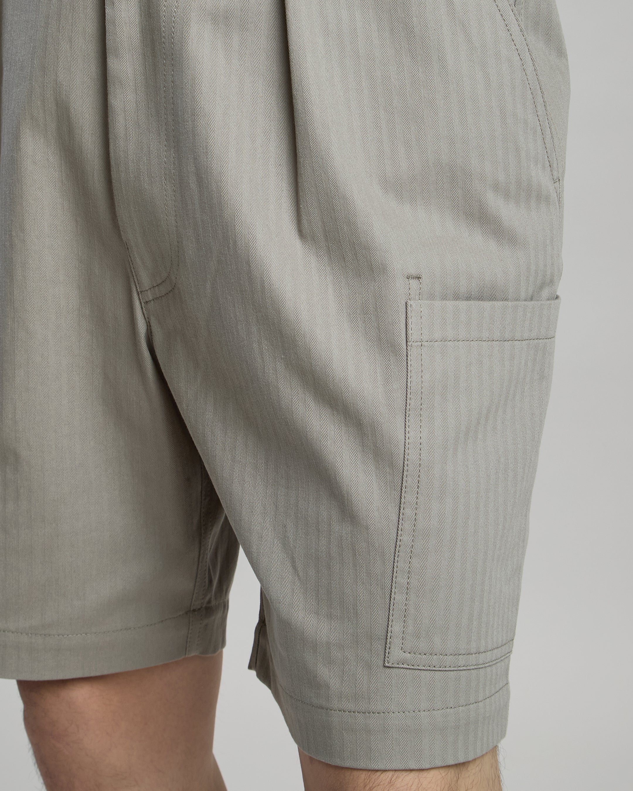 Men's Cotton Cargo Bermuda Shorts with a Relaxed Fit