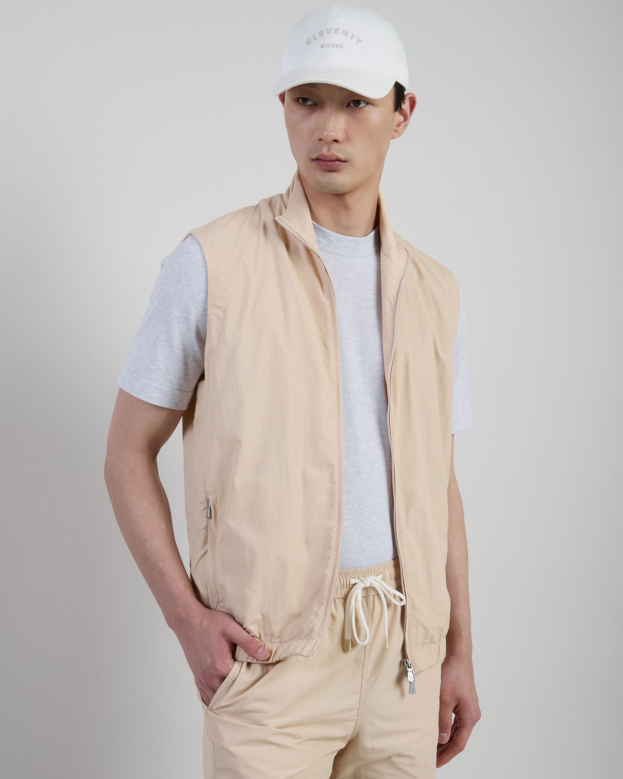 Men's Technical Fabric and Silk Full-Zip Vest