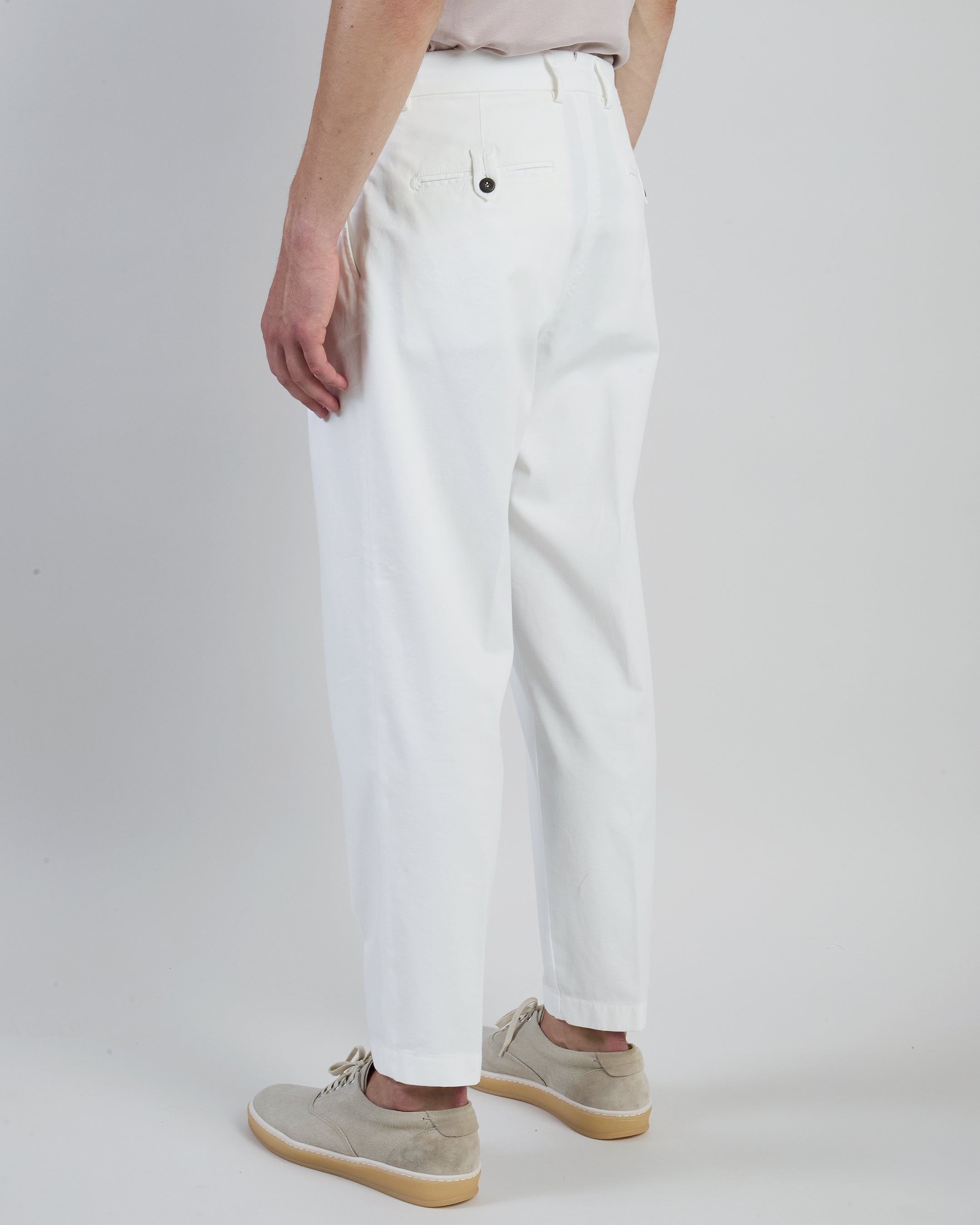 Men's Garment-Dyed Relaxed Fit Pleated Cotton Trousers alternative