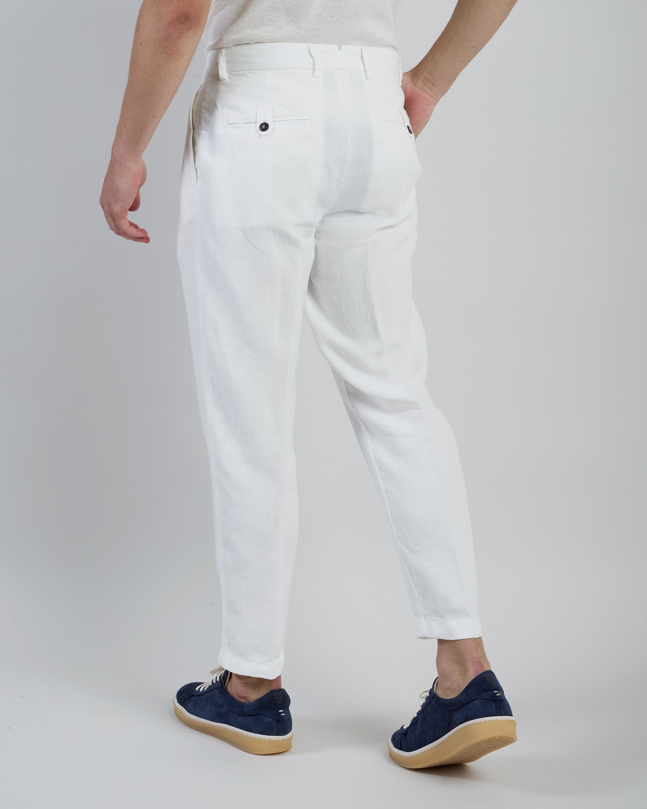 Men's Garment-Dyed Linen Trousers with Relaxed Fit alternative