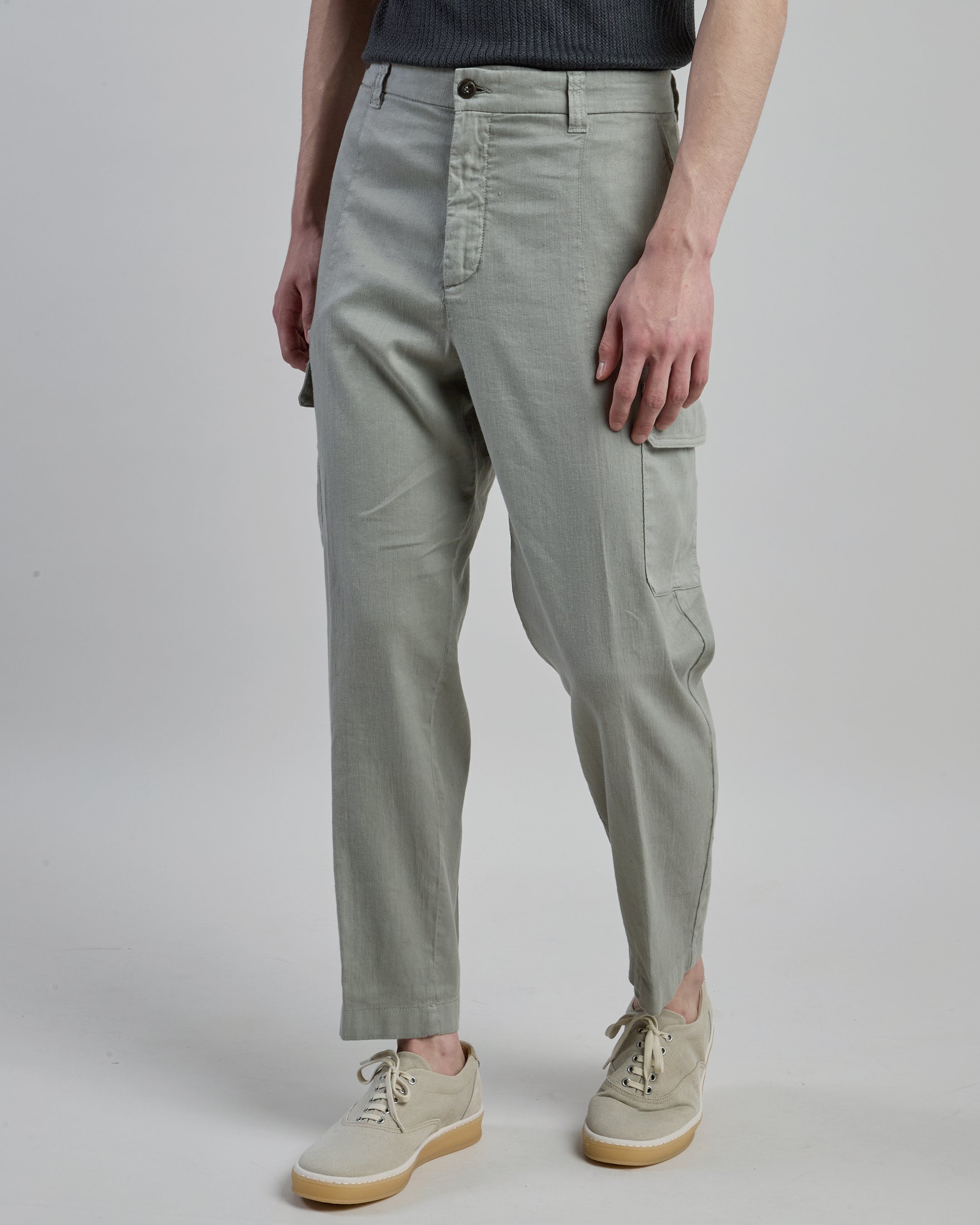 Men's Relaxed Fit Cargo Trousers in Cotton and Linen Blend