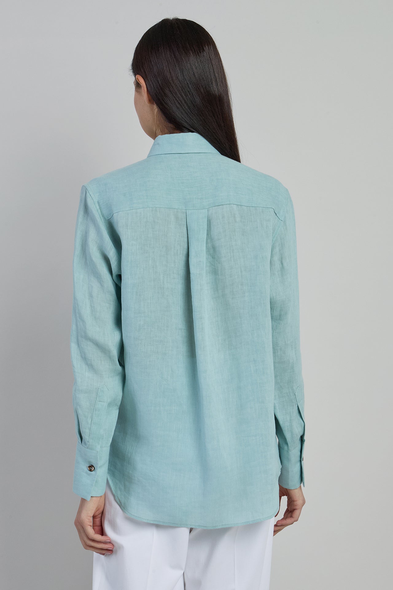 Women's Classic Linen Shirt with Spread Collar - 2