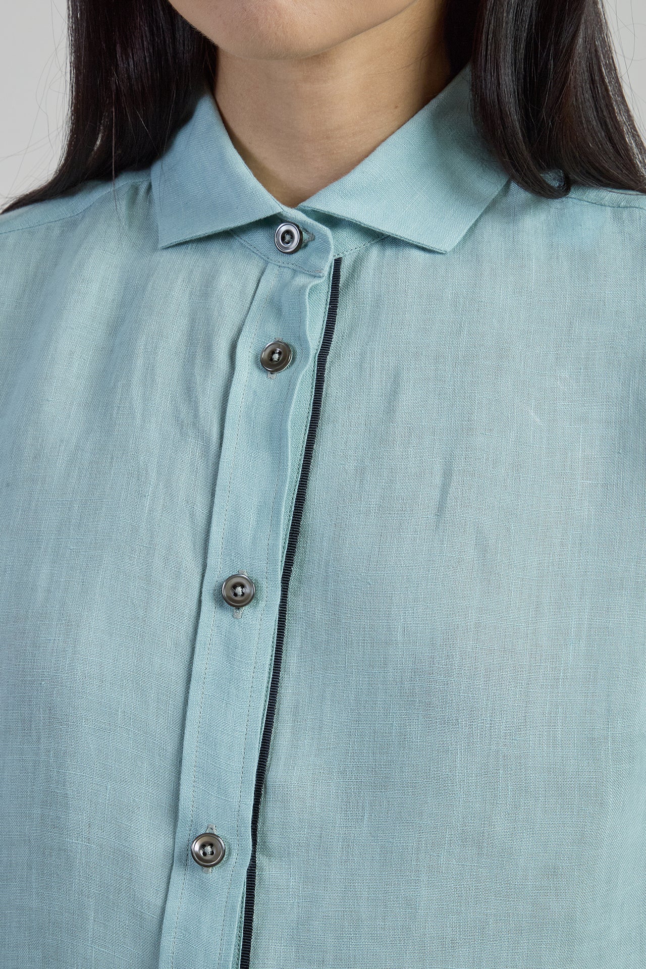 Women's Classic Linen Shirt with Spread Collar - 3