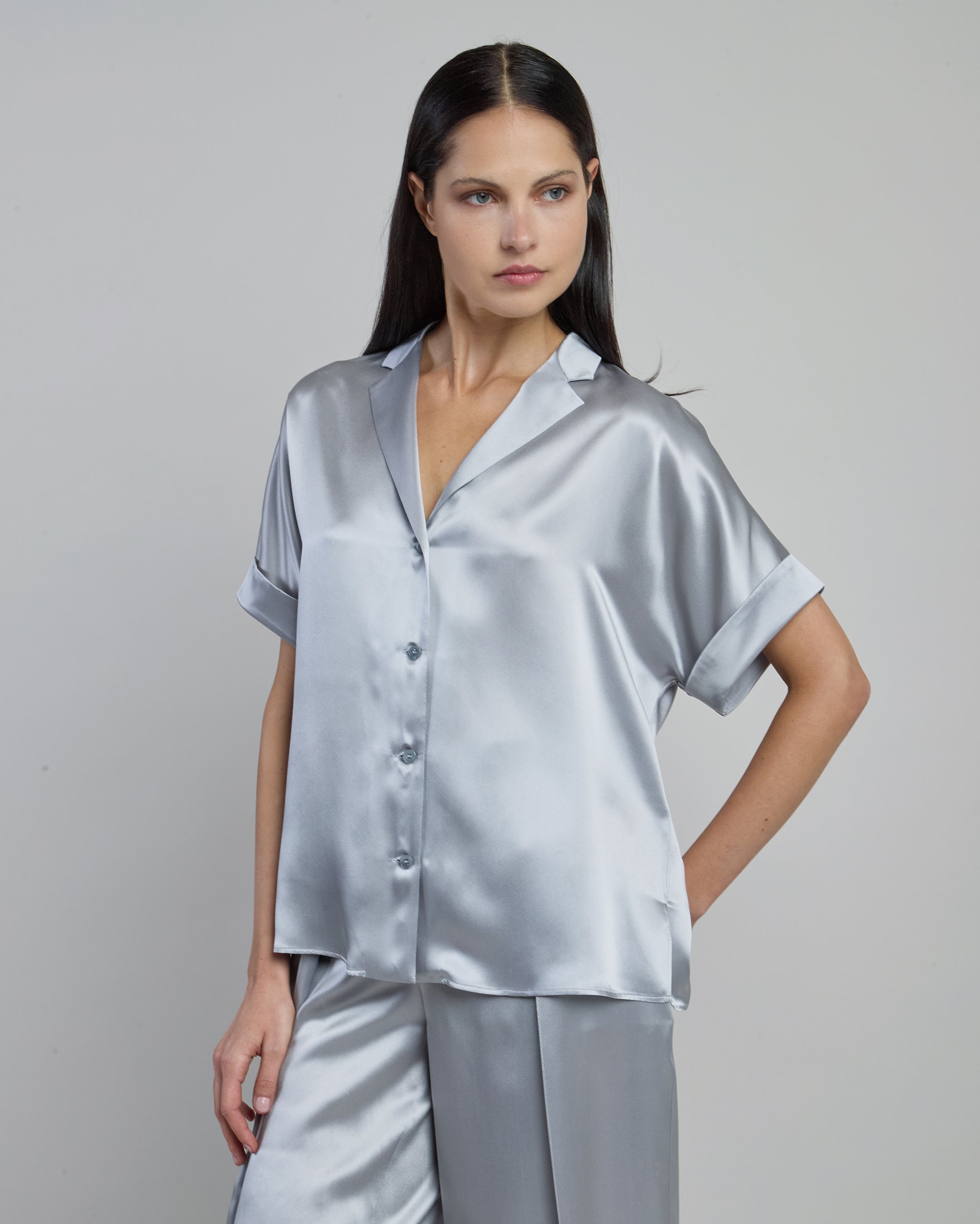 Women's Short Sleeve Silk Shirt with Bowling Collar - 1