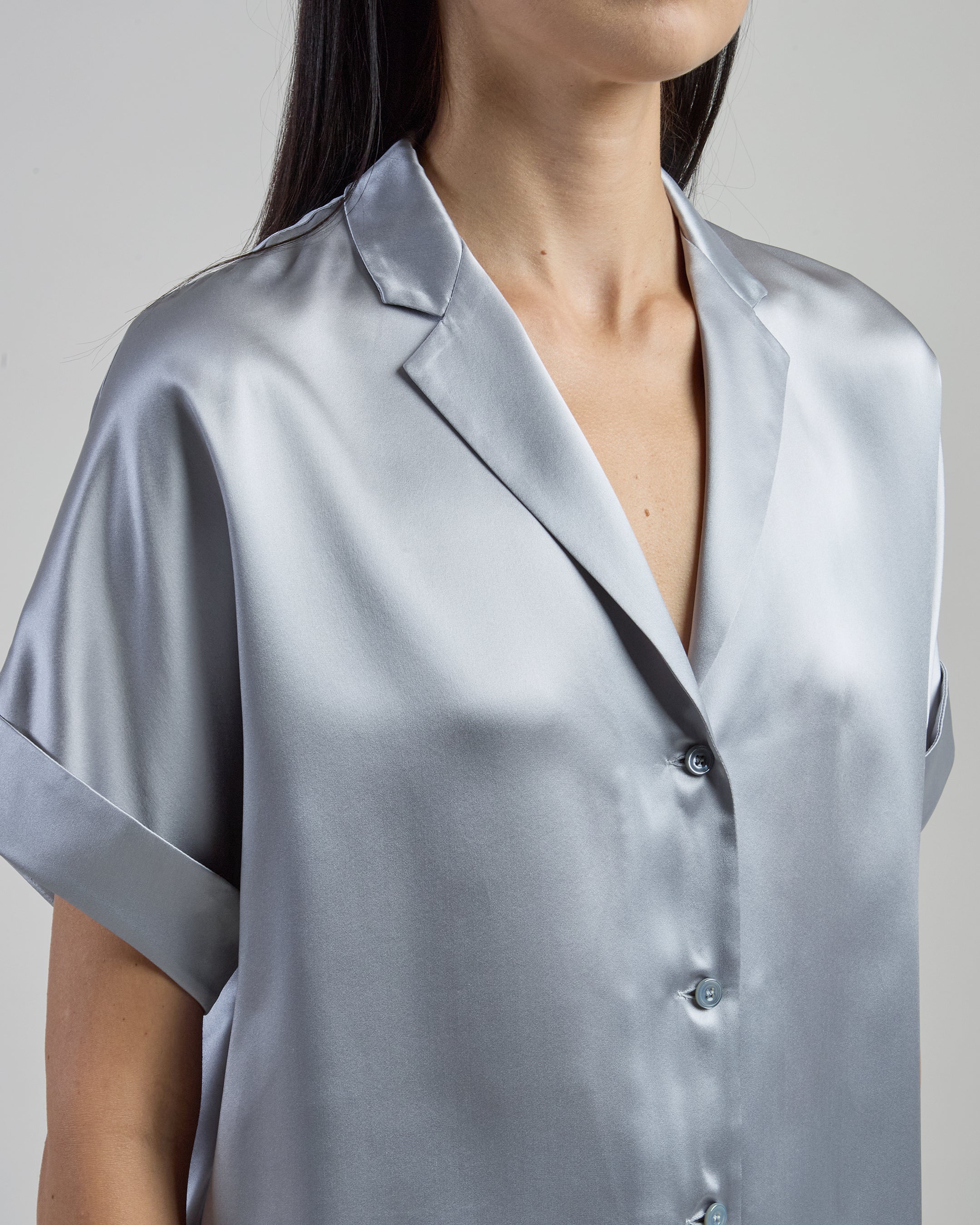 Women's Short Sleeve Silk Shirt with Bowling Collar