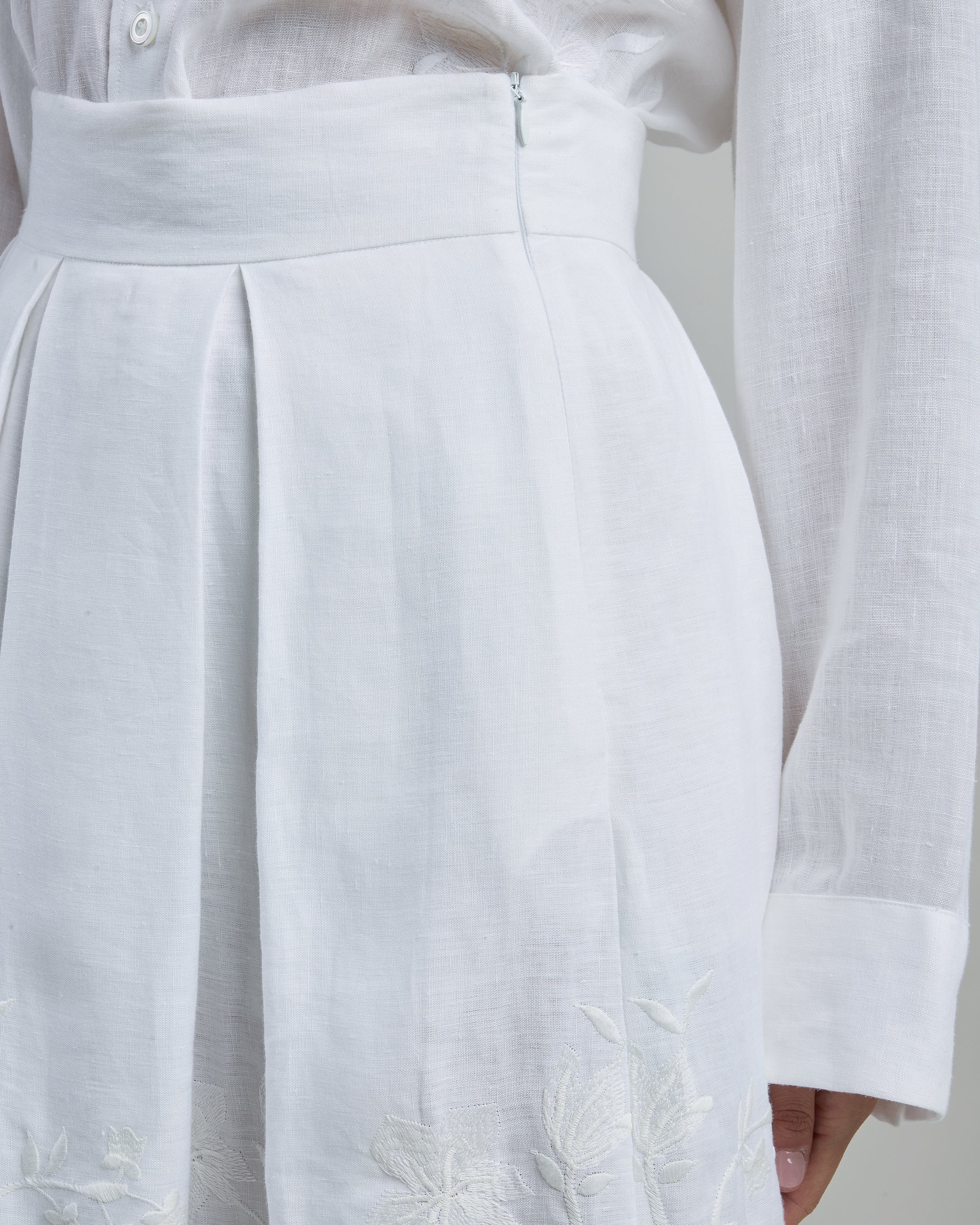 Long Linen Skirt with Floral Embroidery and Side Slit - 3