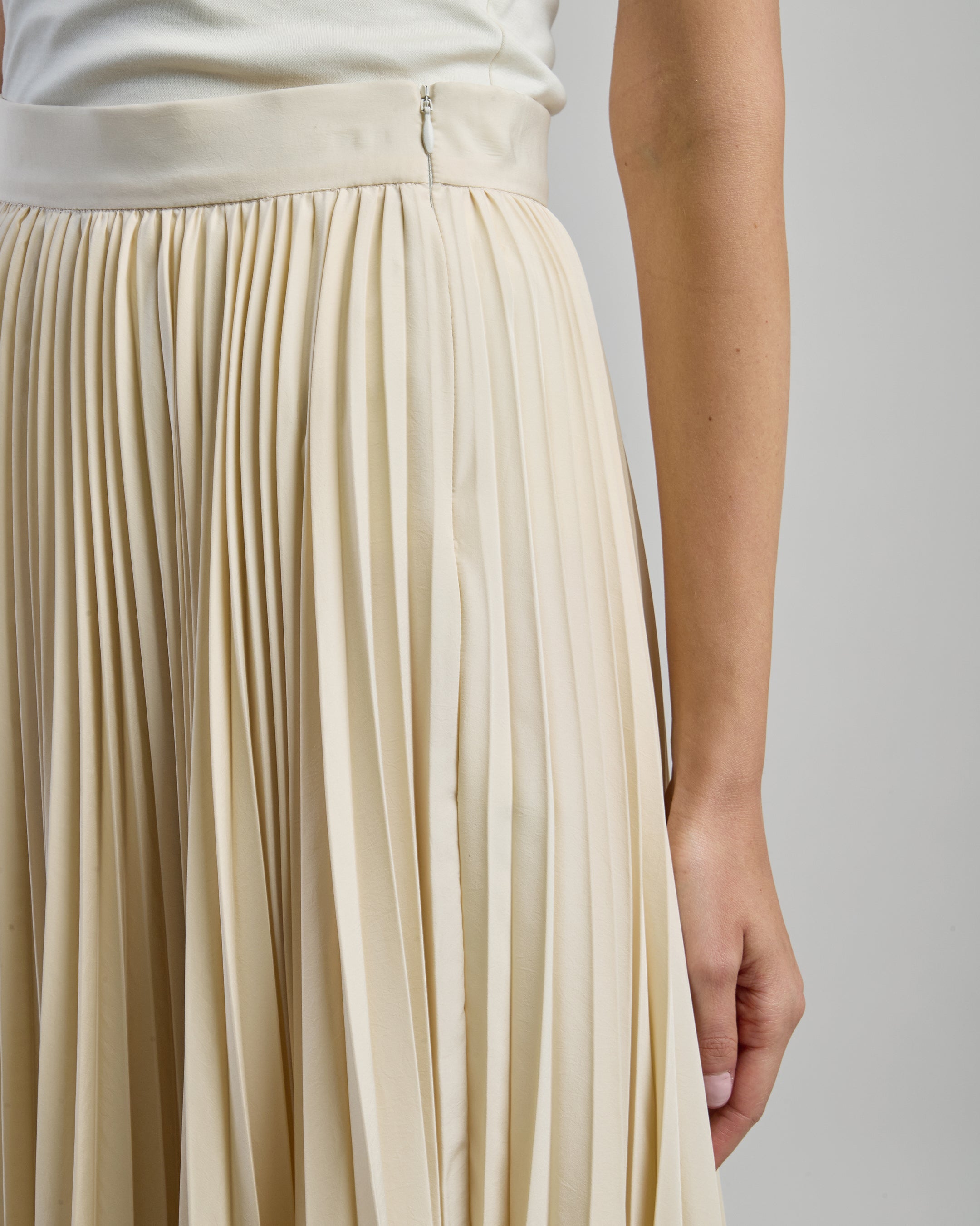 Long Pleated Soleil Skirt in Beige Technical Fabric - 3