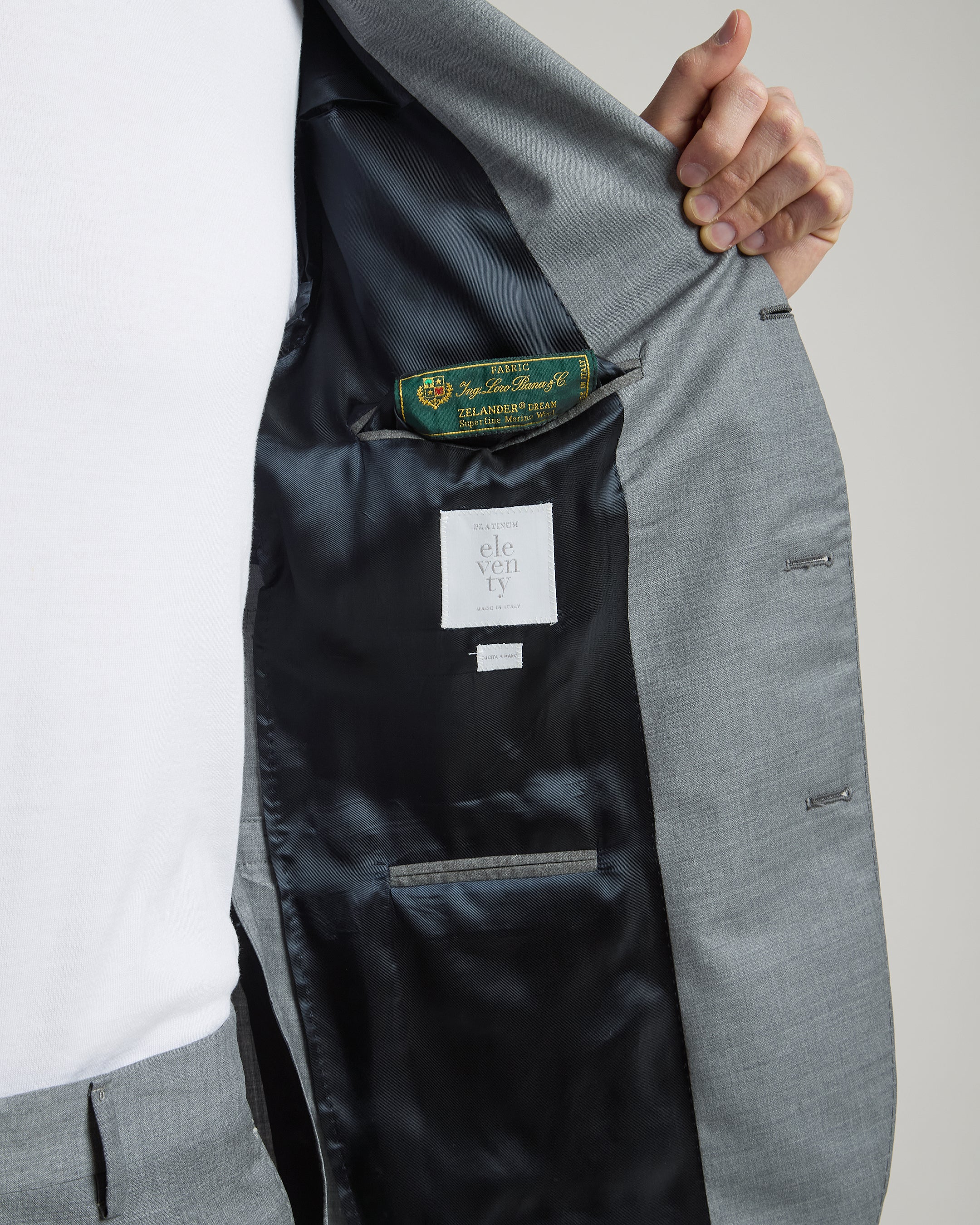 SINGLE-BREASTED WOOL SUIT