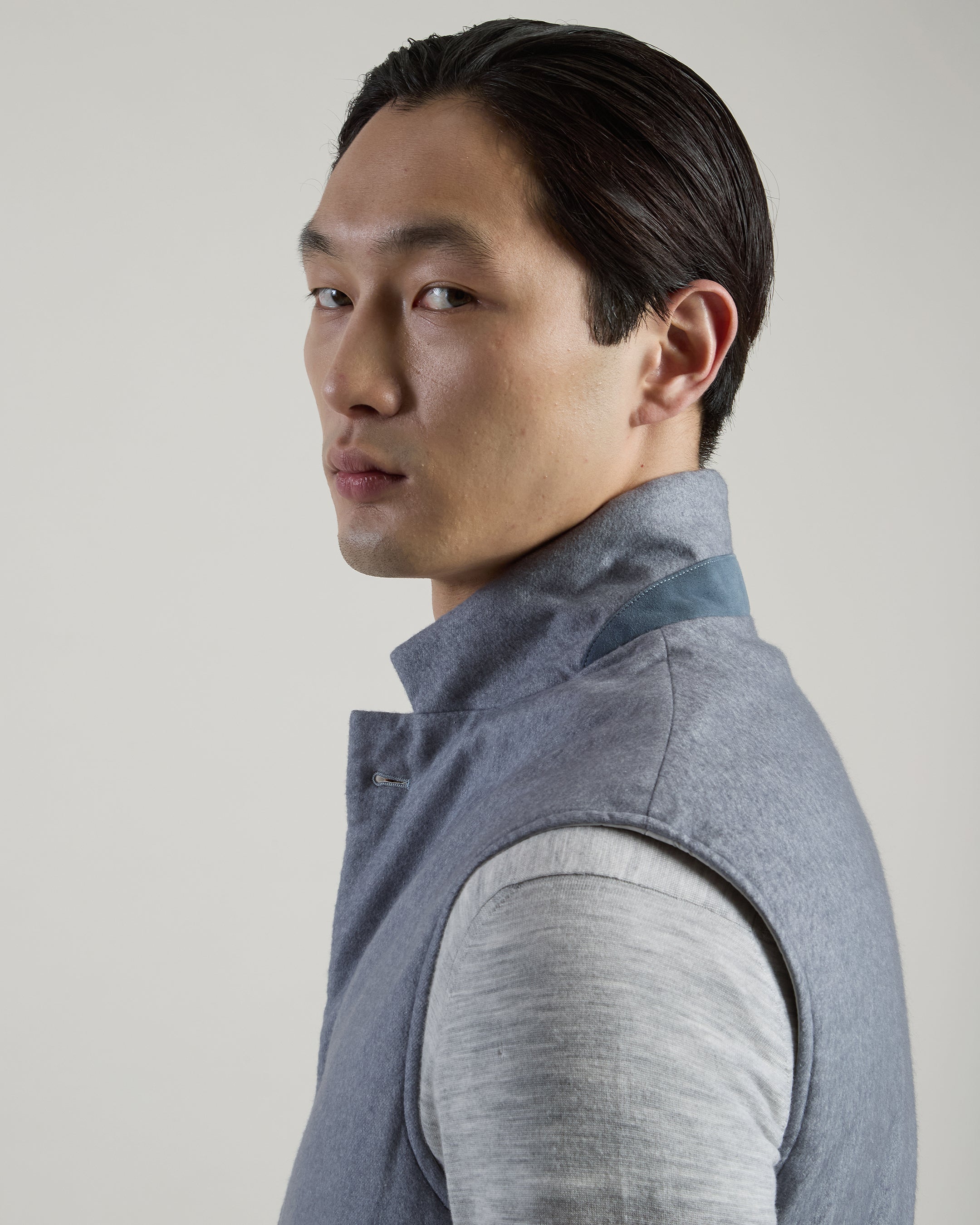 REVERSIBLE CASHMERE AND SILK VEST