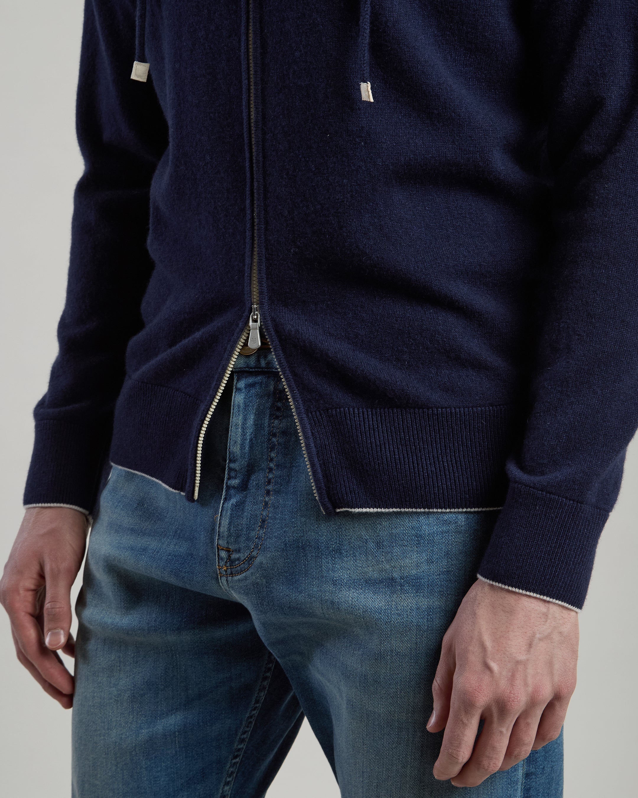 FULL ZIP HOODED SWEATER